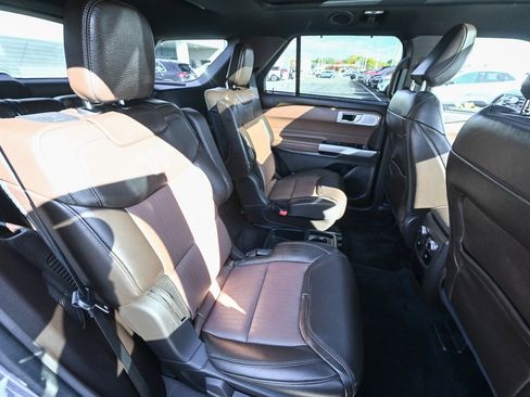 Certified 2021 Ford Explorer King Ranch w/ Premium Technology Package image 29