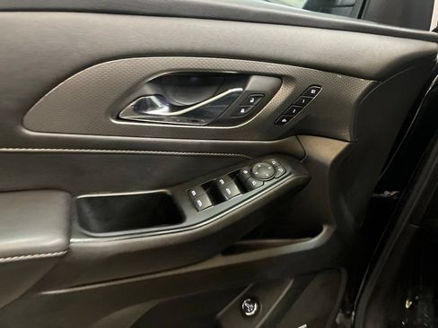 Used 2023 Chevrolet Traverse Premier w/ Redline Edition FWD image 13