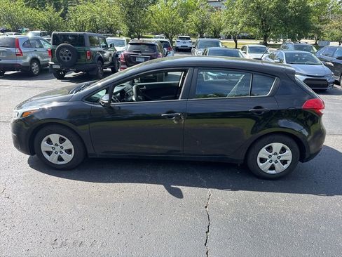 Used 2017 Kia Forte LX FWD image 4