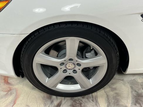 Used 2015 Mercedes-Benz SLK 250 w/ Premium Package image 34