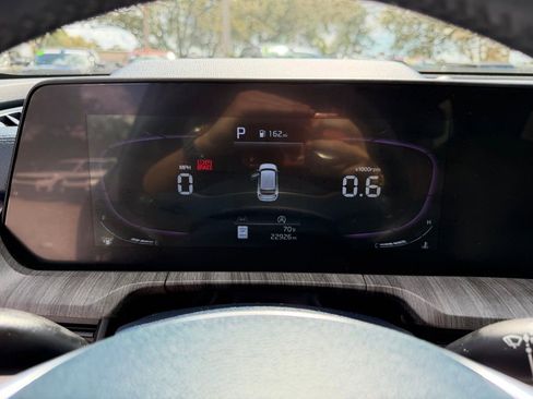 Used 2024 Kia Telluride EX image 17