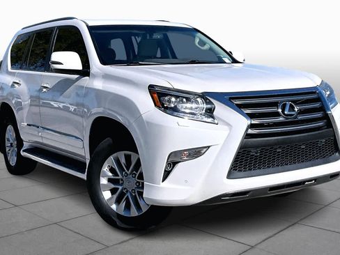 Used 2018 Lexus GX 460 Premium w/ Premium Package image 3