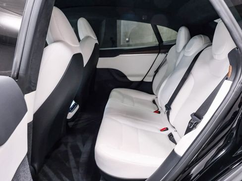 Used 2023 Tesla Model S Standard Range image 17