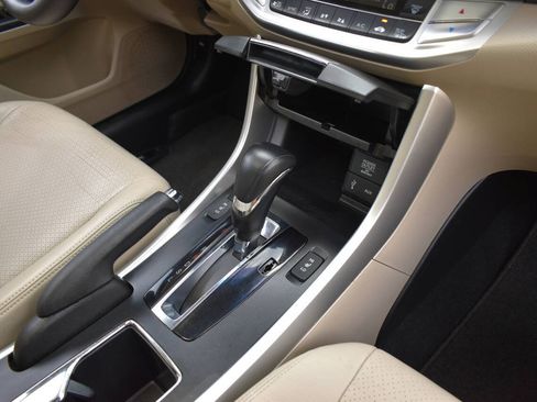 Used 2013 Honda Accord EX-L image 23