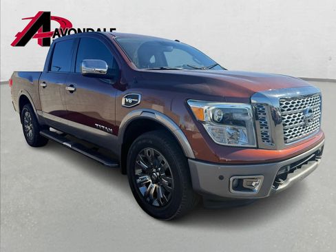 Certified 2017 Nissan Titan Platinum Reserve image 5