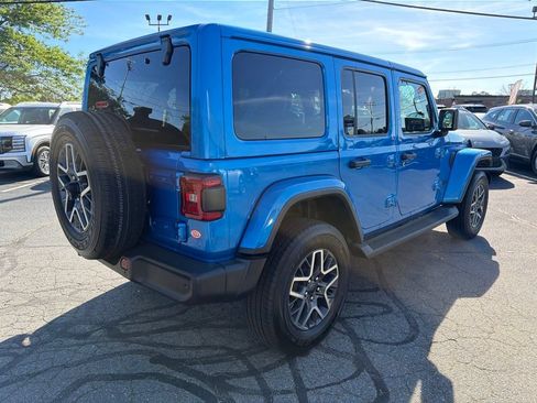 Used 2025 Jeep Wrangler Unlimited Sahara w/ Safety Group AWD/4WD image 5