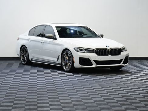 Used 2021 BMW M550i xDrive w/ Executive Package AWD/4WD image 5