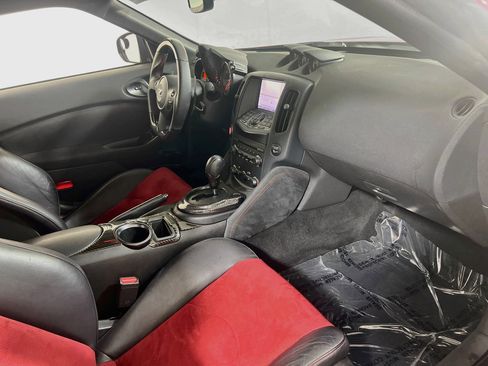 Used 2017 Nissan 370Z NISMO RWD image 25