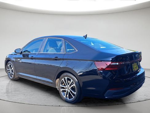 Used 2026 Volkswagen Jetta Sport FWD image 5