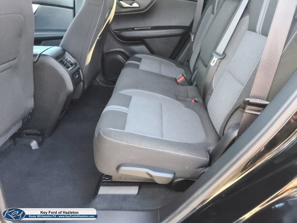 Used 2025 Chevrolet Blazer LT FWD image 17