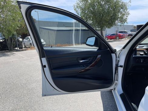 Used 2014 BMW 328i Sedan RWD image 17