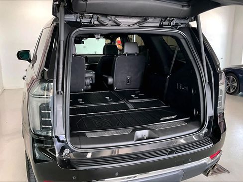 Used 2025 Chevrolet Tahoe Premier AWD/4WD image 15