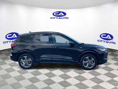 Used 2023 Ford Escape ST-Line AWD/4WD image 2