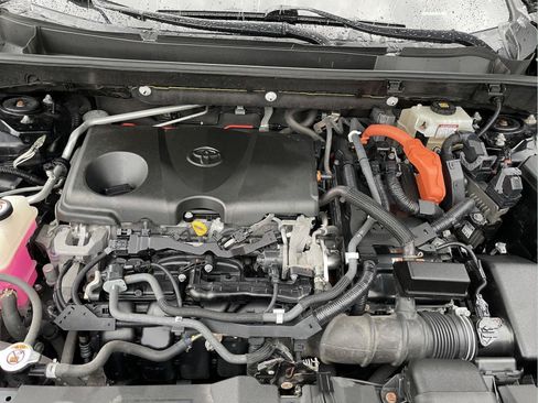 Used 2019 Toyota RAV4 LE AWD/4WD image 10