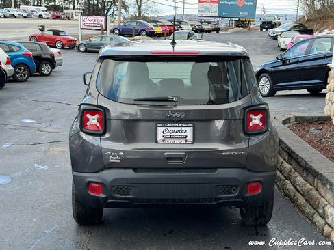 Used 2019 Jeep Renegade Sport image 10
