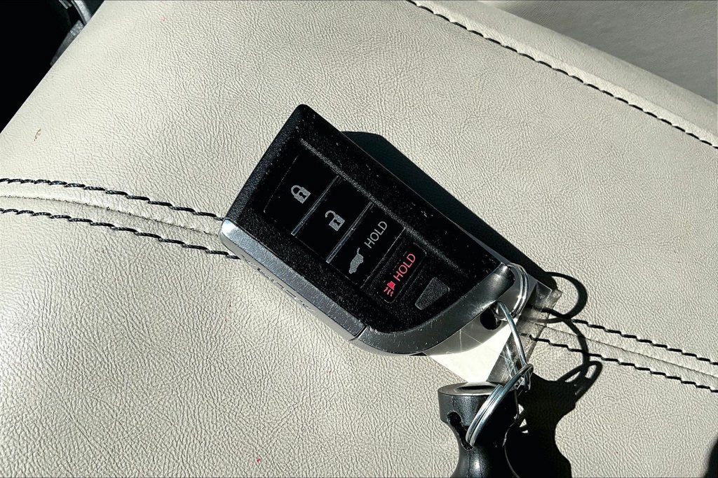 Used 2025 Acura RDX w/ Technology Package AWD/4WD image 12