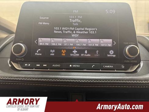 Used 2023 Nissan Rogue SV image 19