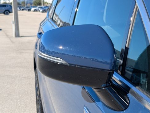 Certified 2025 Kia Sorento S w/ Panoramic Sunroof Package image 14