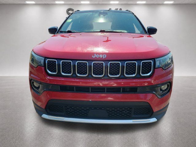 Used 2024 Jeep Compass Limited AWD/4WD image 8