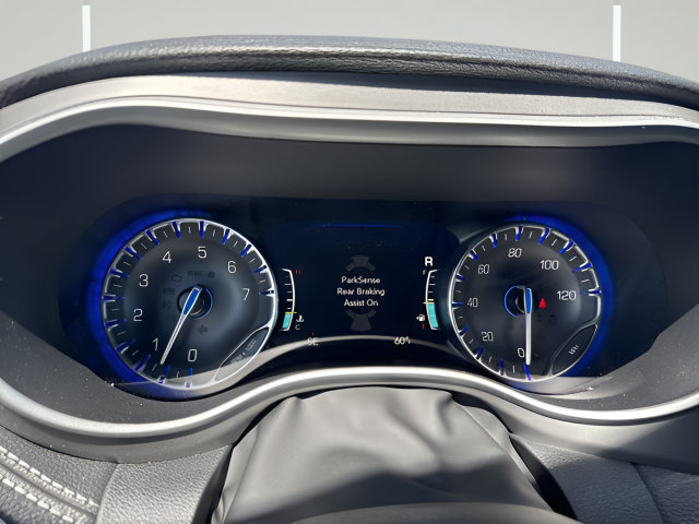 New 2027 Chrysler Pacifica Select FWD image 23