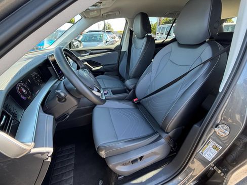Used 2026 Volkswagen Tiguan SE AWD/4WD image 38