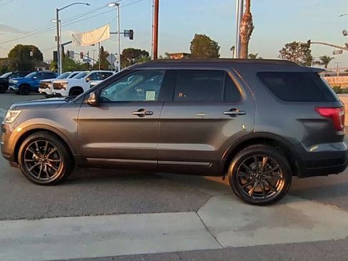 Used 2018 Ford Explorer XLT w/ Equipment Group 202A FWD image 5