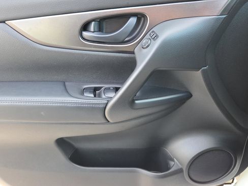 Used 2019 Nissan Rogue Sport S w/ Appearance Package image 28