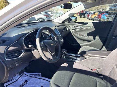 Used 2022 Chevrolet Malibu LT image 12