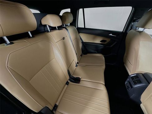 Used 2022 Volkswagen Tiguan SE image 26