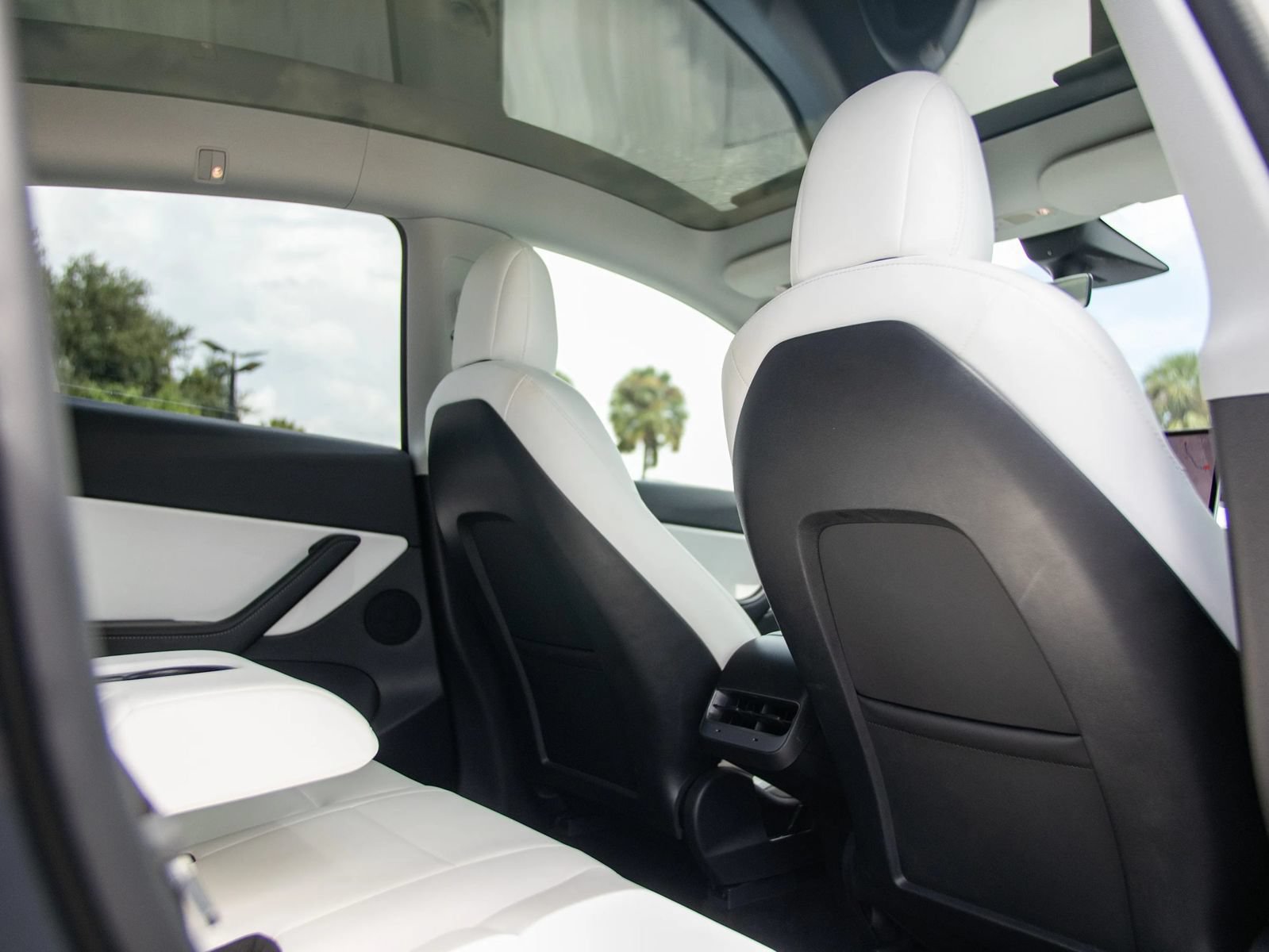 Used 2022 Tesla Model Y Performance AWD/4WD image 26