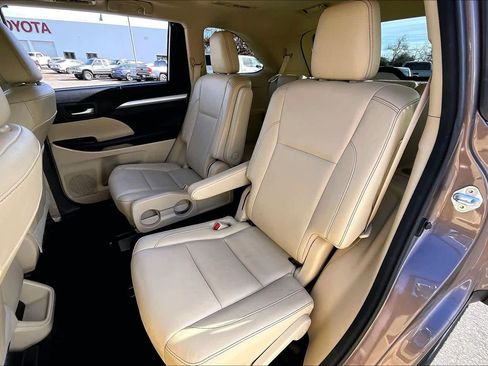 Used 2017 Toyota Highlander XLE image 20