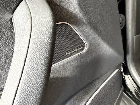 Used 2018 Maserati Levante AWD/4WD image 36