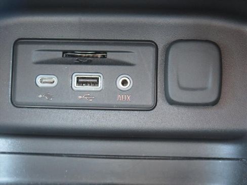 Used 2024 Chevrolet Equinox LT FWD image 11
