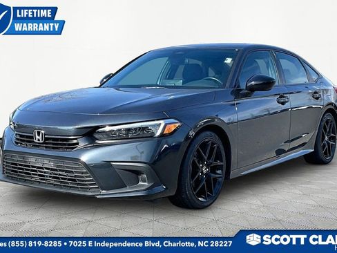 Used 2023 Honda Civic Sport image 3