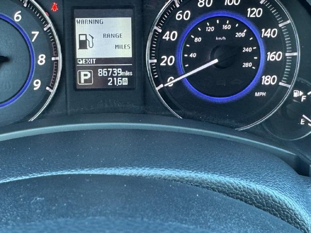 Used 2017 INFINITI QX70 AWD w/ Premium Package image 26