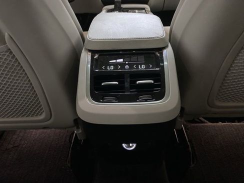 Used 2018 Volvo XC90 T6 Momentum w/ Convenience Package AWD/4WD image 61