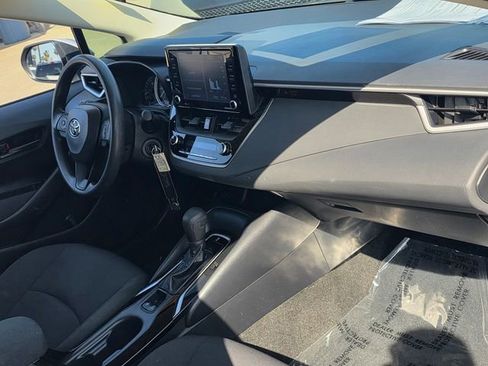 Used 2022 Toyota Corolla LE FWD image 16
