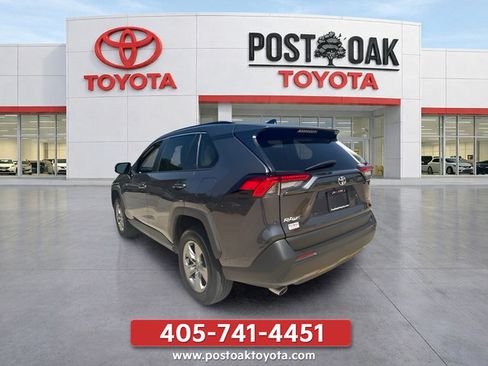 Used 2025 Toyota RAV4 XLE FWD image 3