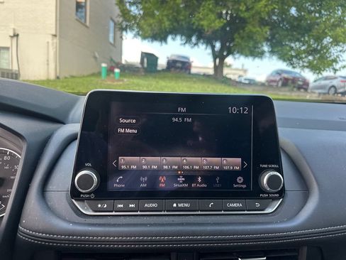 Used 2024 Nissan Rogue SV w/ SV Premium Package FWD image 41
