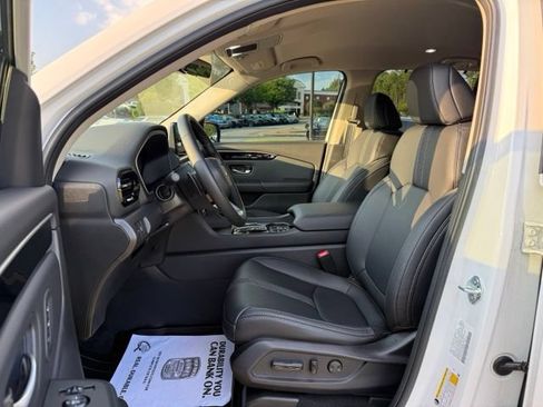 Used 2025 Honda Pilot EX-L image 13