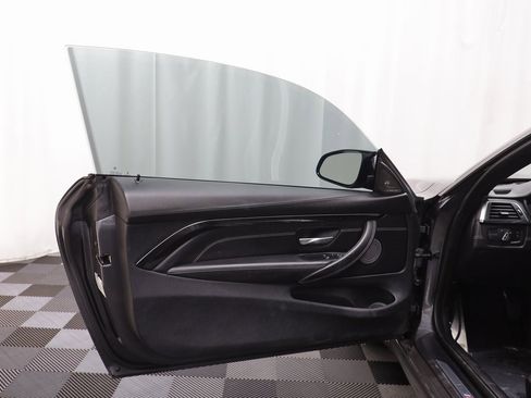 Used 2018 BMW M4 Coupe image 5