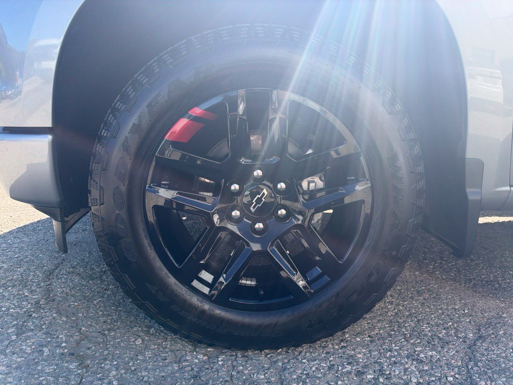 Used 2023 Chevrolet Silverado 1500 RST w/ Redline Edition AWD/4WD image 10