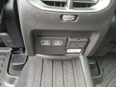 Used 2023 Jeep Cherokee Altitude Lux w/ Lux Elite Package image 11