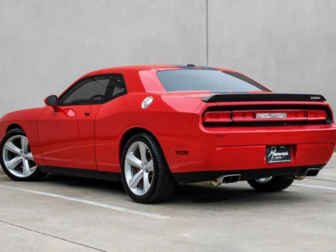 Used 2009 Dodge Challenger SRT8 w/ SRT Option Group II RWD image 11