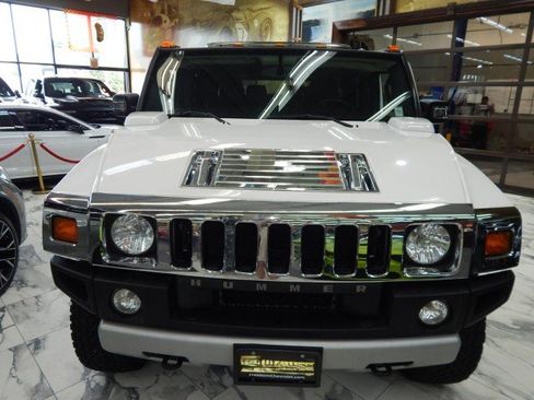 Used 2009 HUMMER H2 image 3