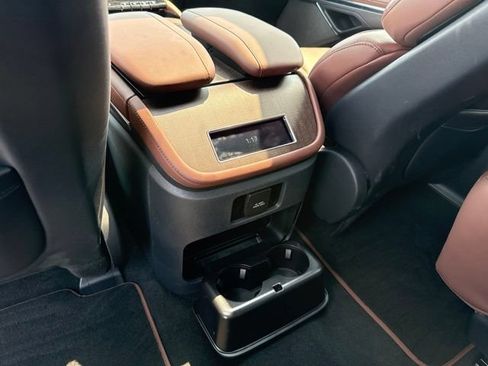 Certified 2026 Lincoln Navigator Reserve AWD/4WD image 19