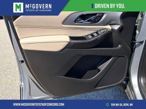 Used 2023 Chevrolet Traverse LS AWD/4WD image 9