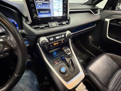 Used 2020 Toyota RAV4 XSE AWD/4WD image 28