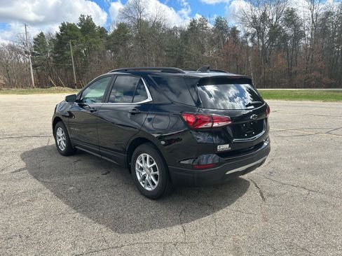 Used 2024 Chevrolet Equinox LT image 2