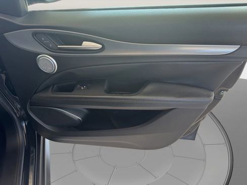 Used 2018 Alfa Romeo Stelvio Ti Sport image 17